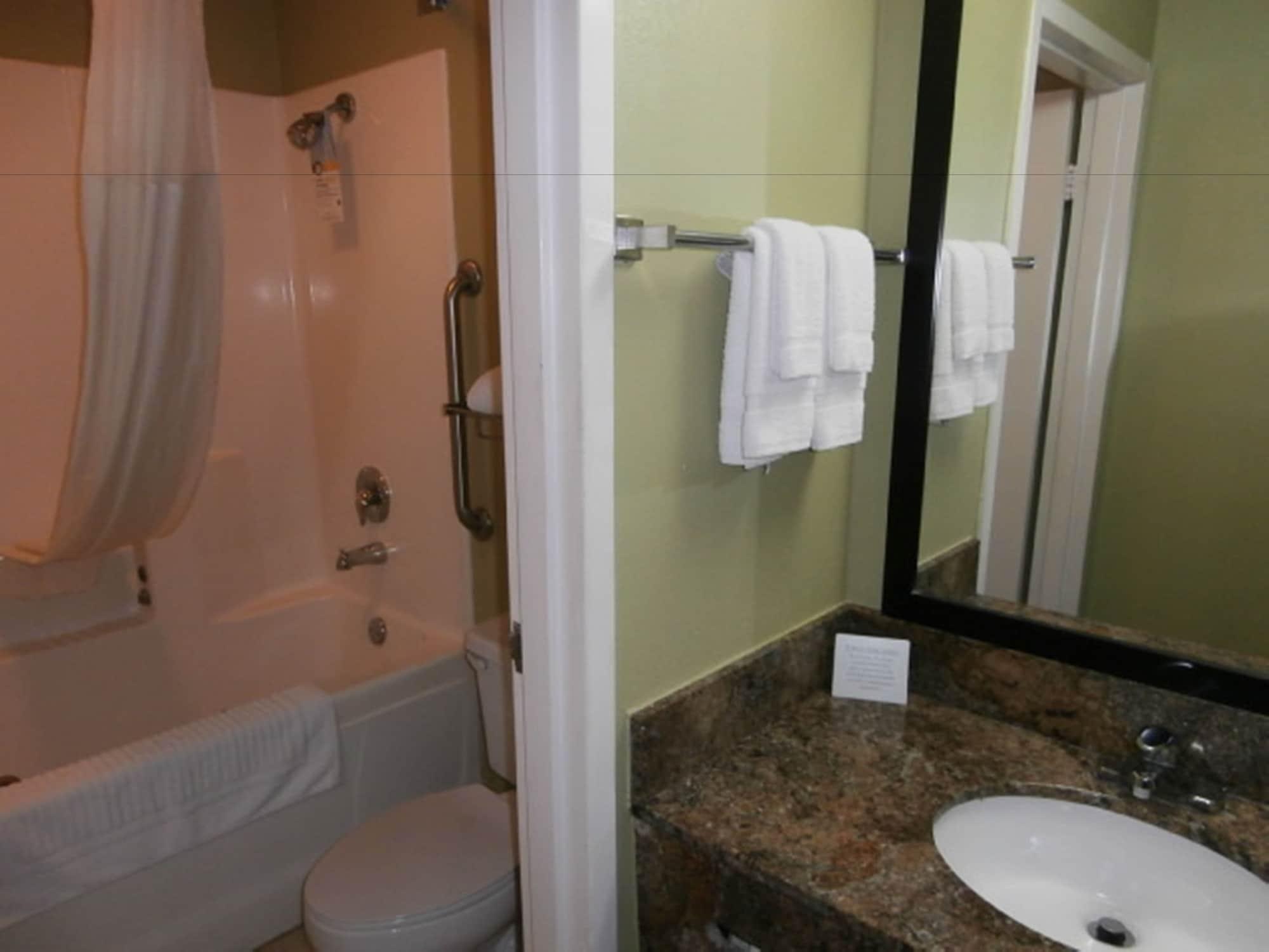 Quality Inn & Suites Ріджленд Екстер'єр фото